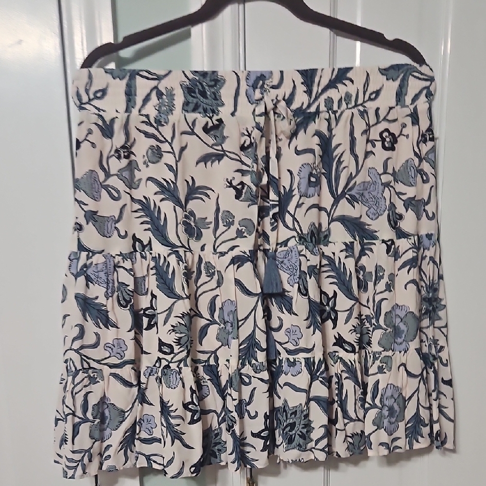 Floral Print Skirt in Blue and White